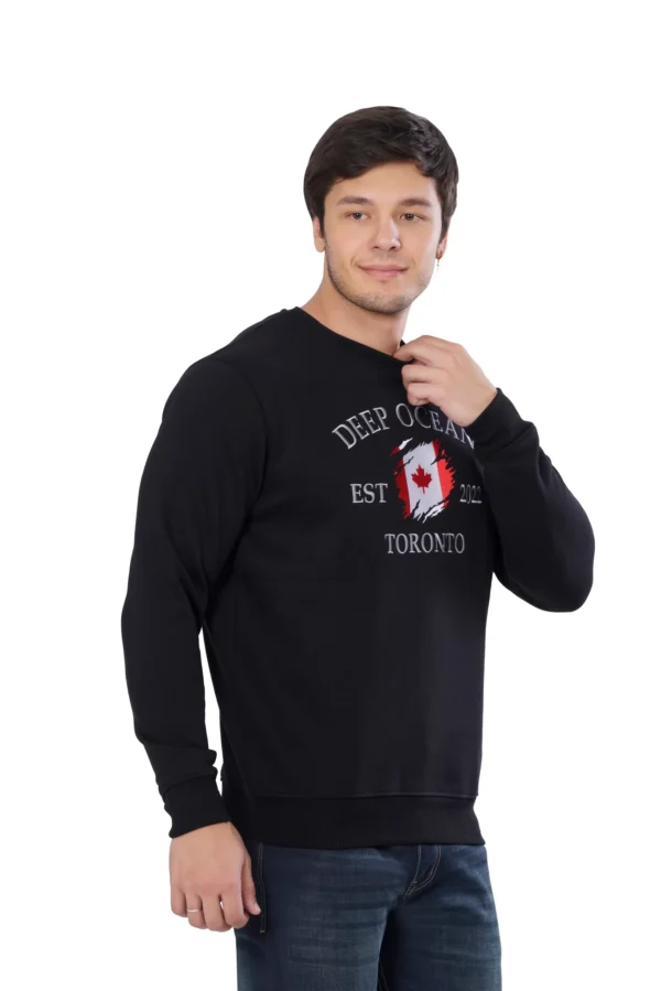 CREW NECK LONG SLEEVE CANADA FLAG SWEATSHIRT - Image 4